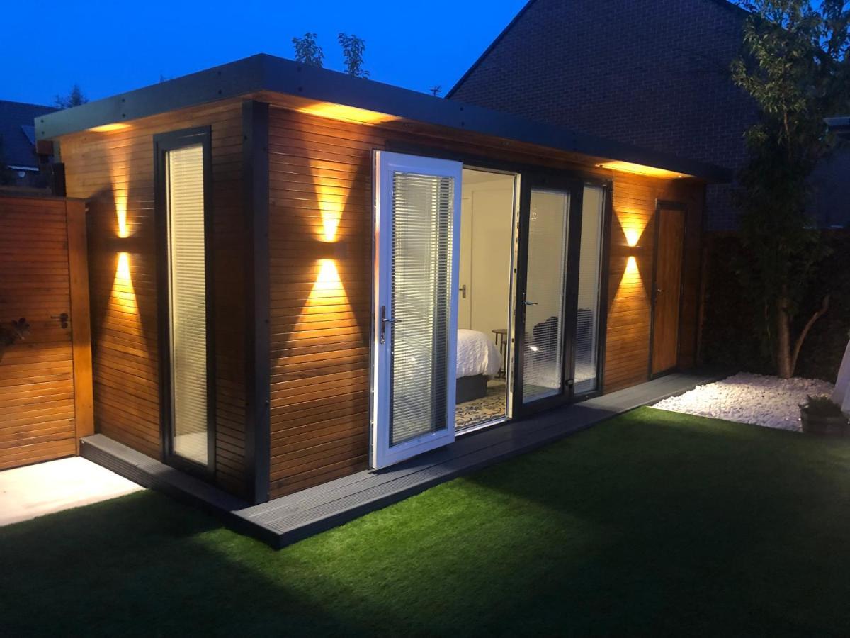 Meezee Pearl Double Bed Lodge With Free Parking Salford  Exteriör bild